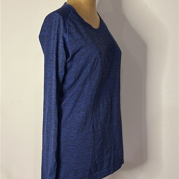 Lululemon sz 10 dark blue swiftly tech long sleeve with thumb holes great cond - Picture 6 of 8